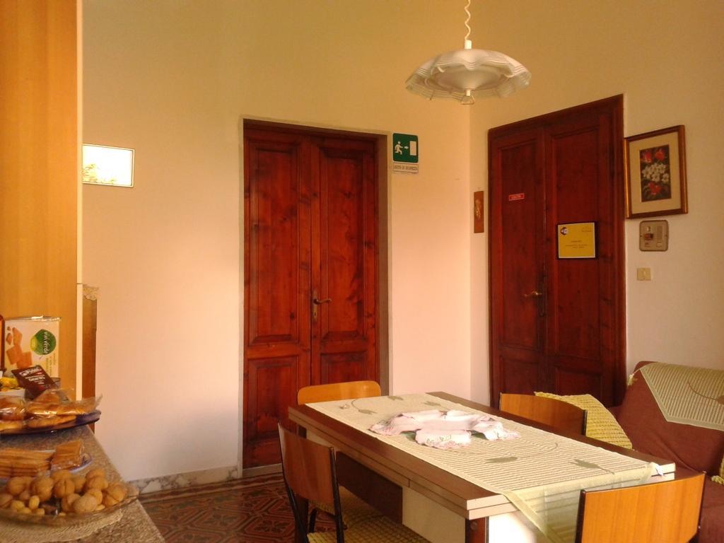 Eco B&B I Due Oleandri Марина ди Карара Екстериор снимка
